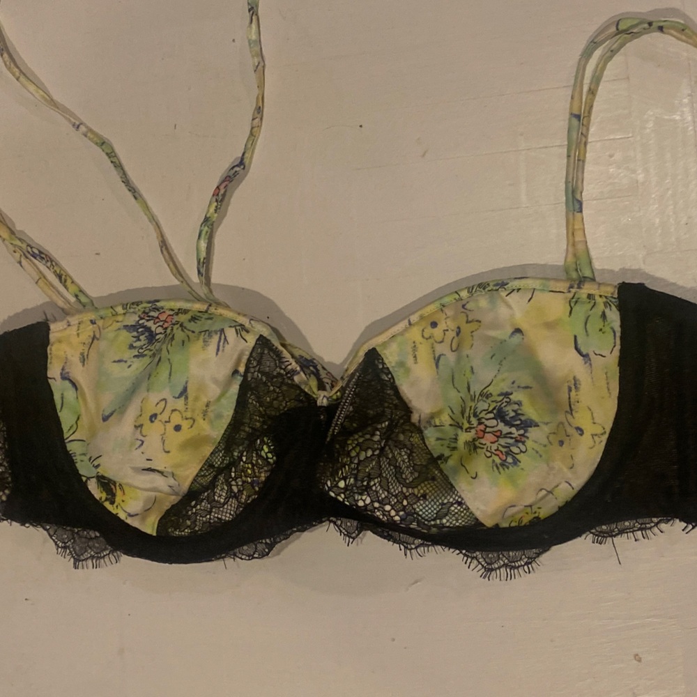 Victoria's Secret Black and Floral Lace Bra